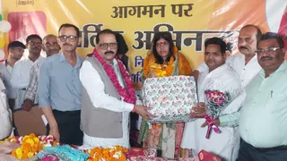 गुंजन का सम्मान करने पहुंचे विधायक बीरेंद्र सिंह राणा।