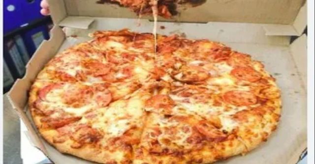 कानपुर में Veg आर्डर में Non-Veg निकला पिज्जा, कानपुर में Dominos पर फूटा गुस्सा, ग्राहक बोला- हमारी आस्था से खिलवाड़
