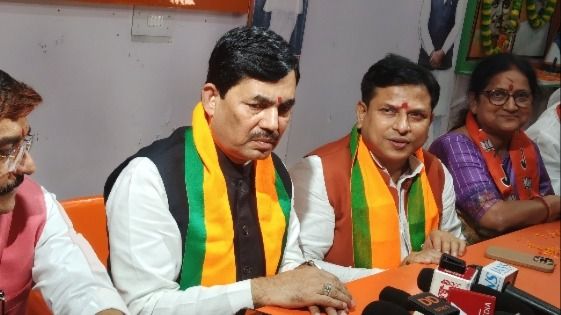 'देश के 2 और राज्यों में होगा BJP का CM', शाहनवाज हुसैन ने इशारों में कह दी बड़ी बात!
