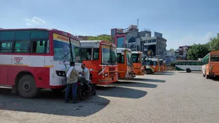 एटा का रोडवेज बस स्टैंड।