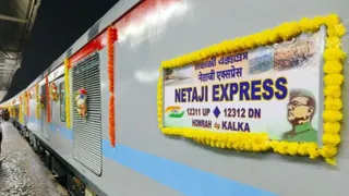 नेताजी एक्सप्रेस समेत 5 ट्रेनों से छिनेगा सुपरफास्ट का दर्जा