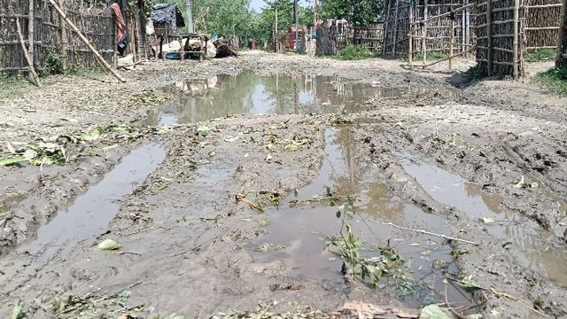 छह साल बाद भी अधूरी है महिनाथ नगर-भोलादास वासा सड़क, संवेदक पर केस दर्ज
