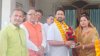 RO-ARO टॉपर अनिल पांडेय।
