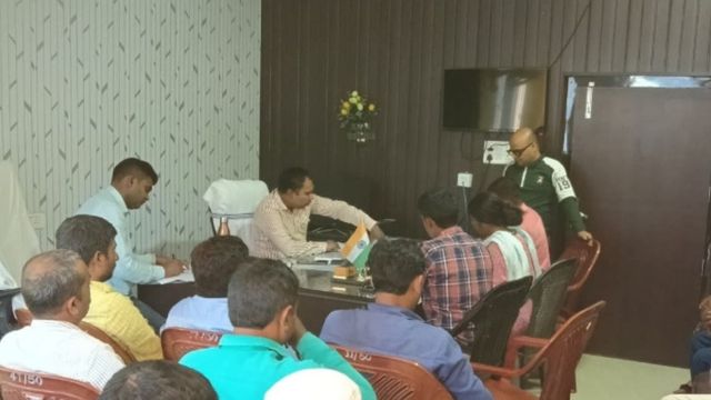 पीएम आवास योजना की पहली, दूसरी व तीसरी किस्त कब होगी जारी? समस्तीपुर के मोरवा में बीडीओ ने की समीक्षा 

