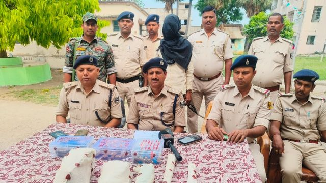 Banka News: धोरैया और पंजवारा में अवैध मिनी गन फैक्ट्रियों का खुलासा, 1 गिरफ्तार; छोटू यादव फरार
