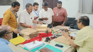 बेतिया राज की 100 साल पुरानी पांडुलिपियों का होगा संरक्षण, ज्ञान विरासत ...