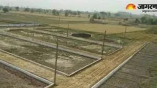 प्रयागराज विकास प्राधिकरण के आवासीय योजनाओं में आवंटित भूखंडों पर वर्षों से लोगों को कब्जा नहीं मिल पा रहा है।