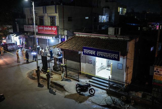 दिल्ली के वजीरपुर में बाइक छूने पर विवाद, युवक की चाकू मारकर हत्या; दो गिरफ्तार
