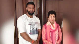 कांग्रेस की प्रदेश प्रभारी कुमारी सैलजा ने कोटद्वार में मोहम्मद दीपक से मुलाकात की।