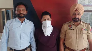 6 साल से फरार धोखाधड़ी का भगोड़ा वकील तवीश गोयल नोएडा से गिरफ्तार