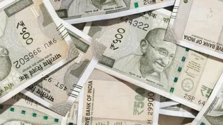 500 के जाली नोटों के साथ खरीददारी कर रहे दो युवक गिरफ्तार।