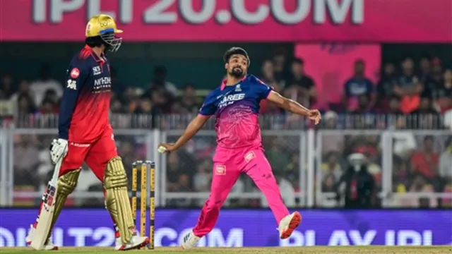 संदीप शर्मा ने रजत पाटीदार का शिकार कर किया गजब का कारनामा, मलिंगा-बुमराह के क्लब में मारी एंट्री संदीप शर्मा ने रजत पाटीदार का शिकार कर किया गजब का कारनामा, मलिंगा-बुमराह के क्लब में मारी एंट्री