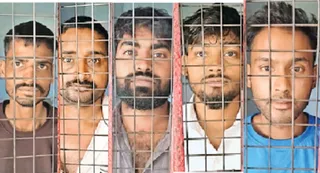 बाएं से मानवेन्द्र पाण्डेय उर्फ विनीत, हरमिंदर उर्फ टिन्नू, अजय निषाद,आकाश गौंड, रोहित साहनी। जागरण