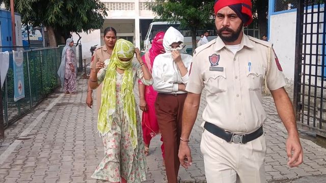 मोगा में हो रहा था गंदा खेल, स्पा सेंटर की आड़ में चल रहा था देह व्यापार; आपत्तिजनक सामग्री सहित समेत 6 गिरफ्तार
