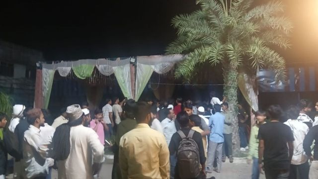 पहली शादी छिपाकर दूसरी करने चला था युवक... दुल्हन पक्ष को भनक लगी तो बारातियों को बना लिया बंधक, जमकर हुआ बवाल
