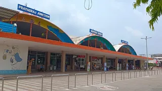 प्रयागराज जंक्शन पर नई पार्किंग व्यवस्था 15 अप्रैल से लागू हो जाएगी।