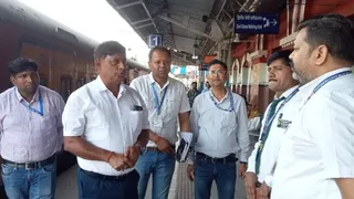 कहलगांव स्टेशन पर पेयजल और सफाई व्यवस्था पर सवाल, पीसीसीएम ने दिए कड़े निर्देश