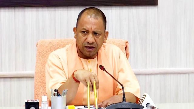 यूपी के अकबरपुर गांव का नाम बदलने की मांग कर रहे लोग, CM Yogi से मुलाकात कर नया नाम भी बता दिया
