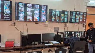मंडी में आरंभ किया गया प्रशासन का सीसीटीवी कंट्रोल रूम। जागरण