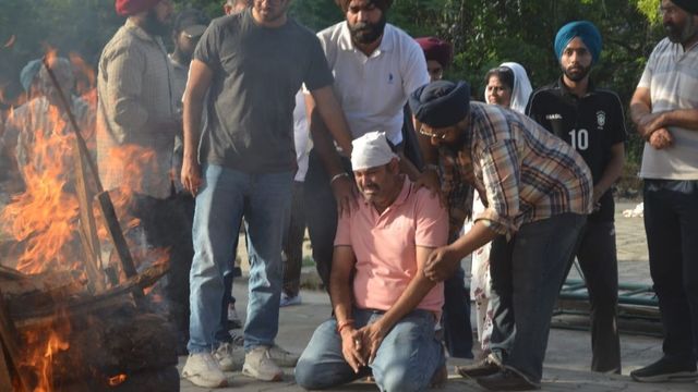 वृंदावन नाव हादसा: लुधियाना में पांच लोगों का एक साथ अंतिम संस्कार, इकलौते बेटे को सेहरा बांध किया विदा
