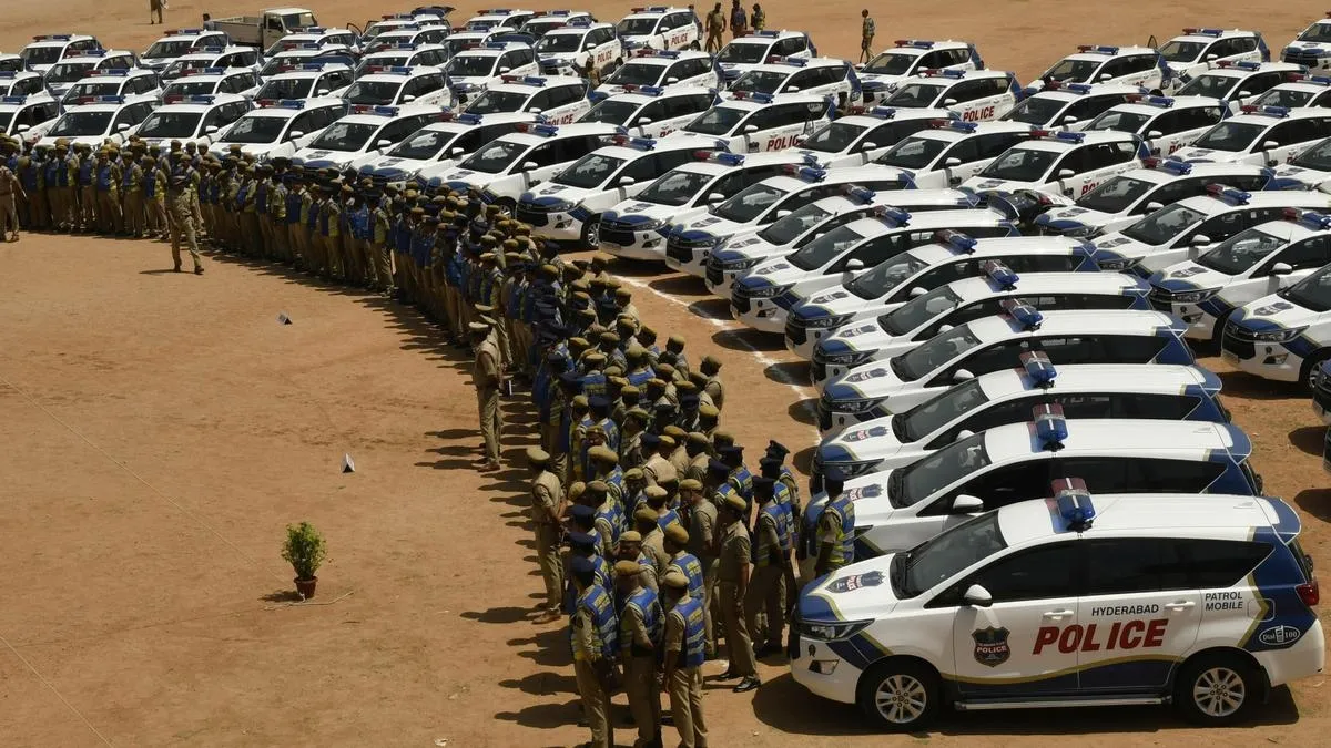 रिमोट से बदल जाती थी नंबर प्लेट... हैदराबाद में BMW मालिक को 'हाई-टेक जुगाड़' पड़ा भारी, आरोपी गिरफ्तार