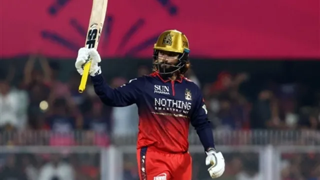 रजत पाटीदार की आंधी में उड़ा फाफ डु प्लेसिस का रिकॉर्ड, क्रिस गेल भी नहीं बच सके रजत पाटीदार की आंधी में उड़ा फाफ डु प्लेसिस का रिकॉर्ड, क्रिस गेल भी नहीं बच सके