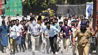 नोएडा में 'मजदूर संग्राम' के पीछे किसका हाथ? केंद्र सरकार हुई अलर्ट। फोटो- पीटीआई