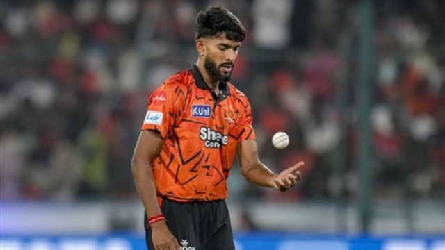 कौन हैं प्रफुल्ल हिंगे? IPL में डेब्यू पर ही बनाया बड़ा रिकॉर्ड, वरुण एरोन की हैं खोज