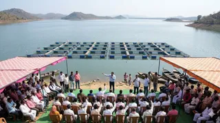 बांका के ओढ़नी डैम में मछली पालन के लिए 24 केज की बंदोबस्ती (AI Generated Image)