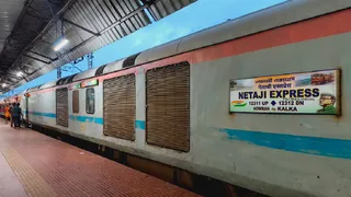 Netaji Express First Class हावड़ा-कालका नेताजी एक्सप्रेस का किराया घटा, धनबाद होकर चलने वाली ...