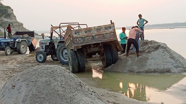 गंगा-यमुना ही नहीं, टोंस और बेलन को भी छलनी कर रहे खनन माफिया, राजस्व का बड़ा हिस्सा अब 'सिंडिकेट सिस्टम' की जेब में