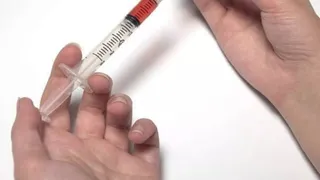 युवाओं में ब्लड किक का नशा। (प्रतीकात्मक चित्र)