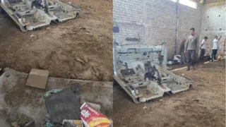 पुलिस ने बड़ी मात्रा में स्क्रैप जब्त किया।