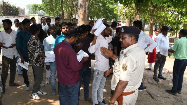 Bihar : सहायक शिक्षा विकास पदाधिकारी परीक्षा में सामान्य विज्ञान के सवालों ने बढ़ाई मुश्किल, अभ्यर्थियों ने बताया पेपर कठिन
