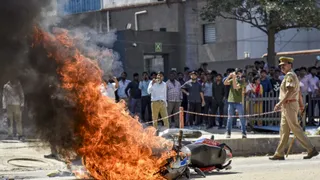मुसीबतों और आर्थिक तंगी के बीच जीवनयापन कर रहे जिले के श्रमिकों के बेसिक वेतन में वृद्धि नहीं हुई। फाइल फोटो