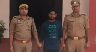 पुलिस की गिरफ्त में आरोपी। जागरण