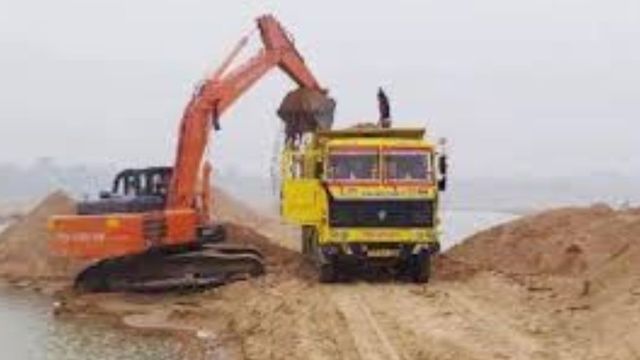भारतमाला सड़क निर्माण में फ्लैंक की मिट्टी कटाई से किसान परेशान, जांच की मांग तेज