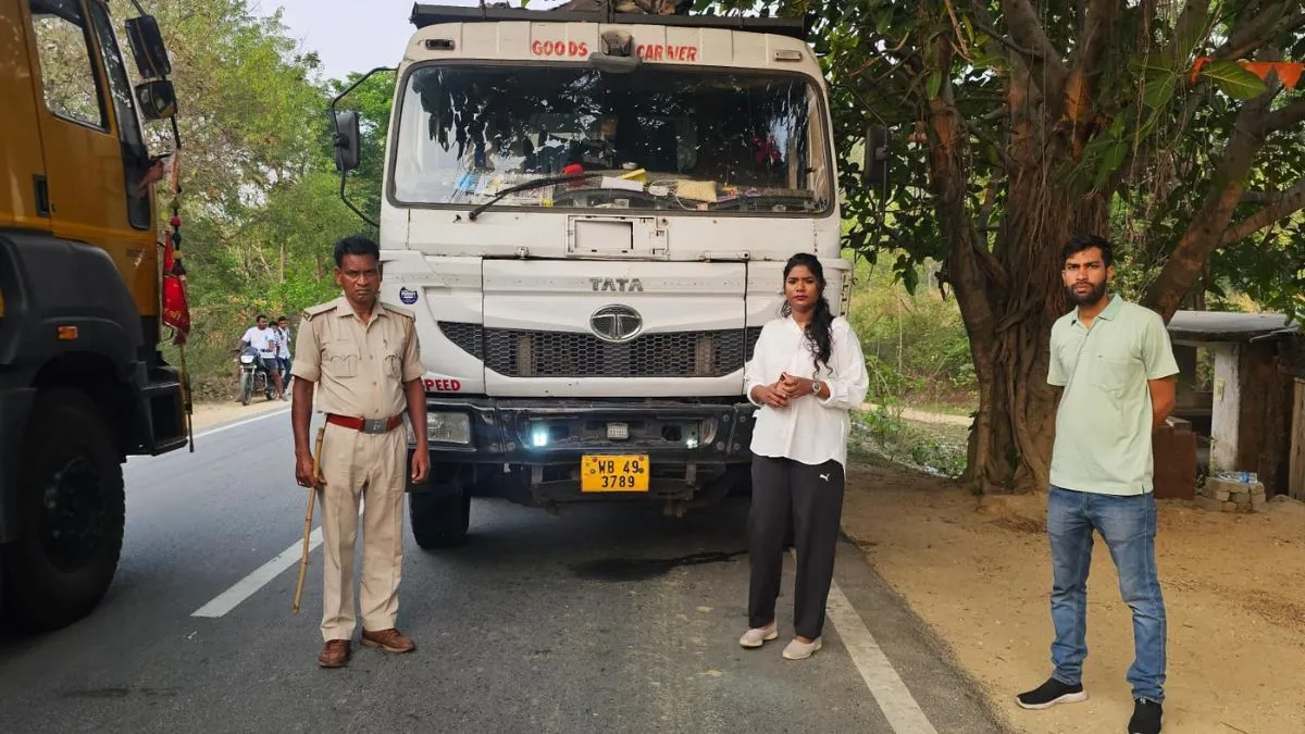 जमशेदपुर में अवैध गिट्टी लदा हाईवा जब्त, ड्राइवर फरार; राजस्व चोरी रोकने को लेकर हुई कार्रवाई