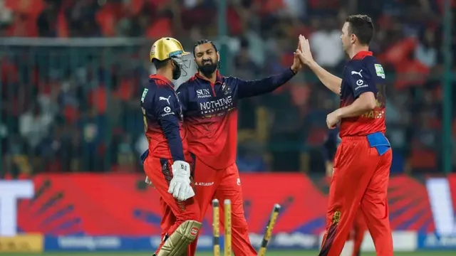 बल्‍लेबाजों के लिए अबूझ पहेली बने क्रुणाल पांड्या, IPL में 'स्‍पेशल शतक' लगाकर हासिल की अनोखी उपलब्धि