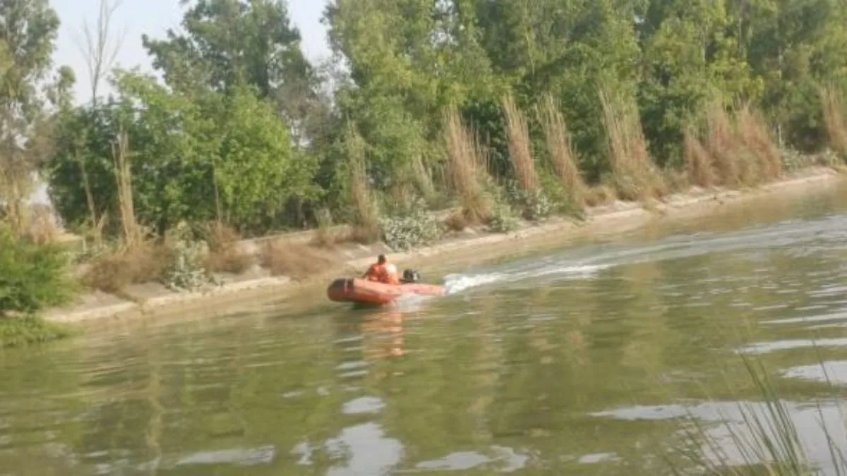 पानीपत में ट्यूशन पढ़ने गया था छात्र, नहर किनारे स्कूटी-बैग और लाइसेंसी रिवाल्वर बरामद; इलाके में सनसनी