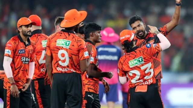 पैट कमिंस की वापसी के बीच SRH को लगा बड़ा झटका, स्टार गेंदबाज पूरे सीजन से हुआ बाहर