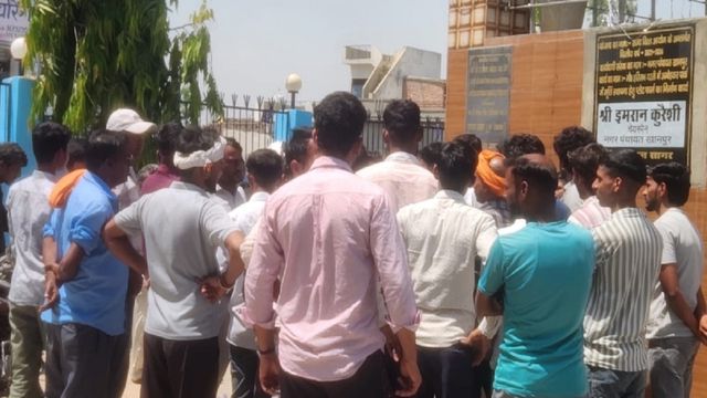 आंबेडकर पार्क में CM का नाम लिखा शिलापट तोड़कर फेंका, चेयरमैन ने अपना लगवाया; बुलंदशहर के खानपुर का मामला