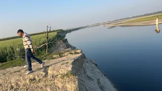 यमुना के बहाव में मनमाना बदलाव। जागरण