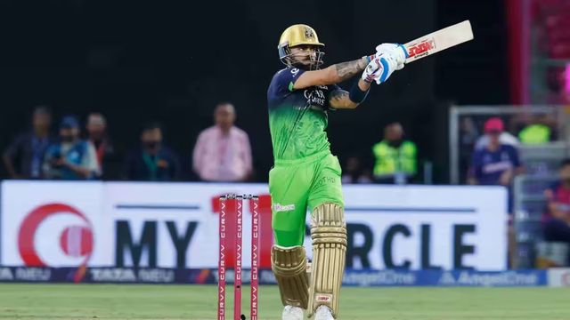 RCB vs DC: 'ग्रीन जर्सी' में उतरेगी बेंगलुरु, इस खौफनाक रिकॉर्ड ने उड़ाई फैंस की नींद!