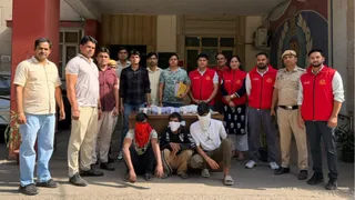 पुलिस की गिरफ्त में आरोपी। जागरण