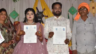 संविधान की उद्देशिका को पढ़कर वर-वधू एक-दूसरे के हमसफर बने