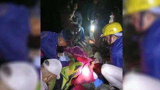 जोगेंद्रनगर में पुलिस-दमकल ने 6 KM पैदल चलकर बचाई रूसी पैराग्लाइडर पायलट की जान