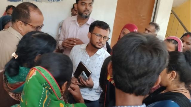 स्मार्ट मीटर से अधिक बिल आने पर महिलाओं का हंगामा, SDO को बनाया बंधक
