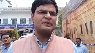 अररिया के डीएम विनोद दूहन।