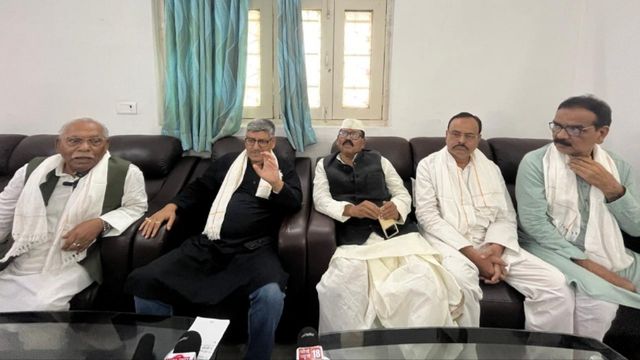 Bihar Polotics: बिहार में कांग्रेस के बागियों ने खोला मोर्चा, पार्टी नेताओं पर लगाए गंभीर आरोप 

